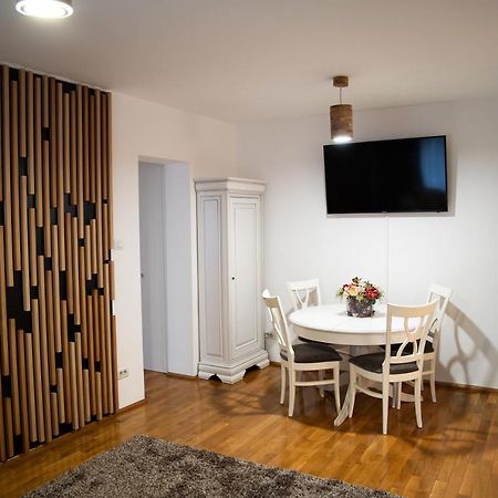 Ultracentral Golden Apartament 1 Suczawa Zewnętrze zdjęcie