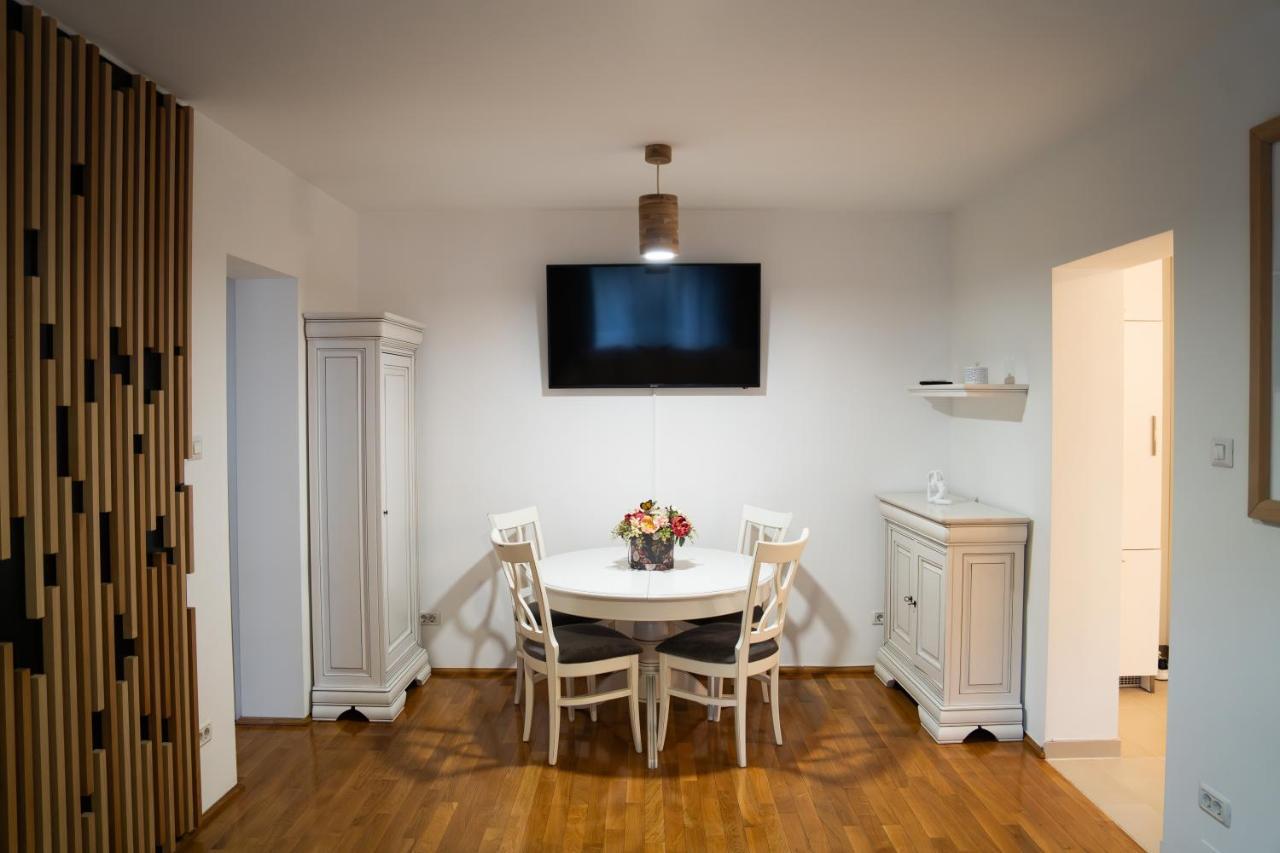 Ultracentral Golden Apartament 1 Suczawa Zewnętrze zdjęcie