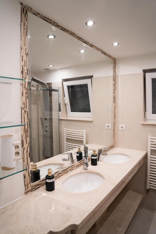 Ultracentral Golden Apartament 1 Suczawa Zewnętrze zdjęcie