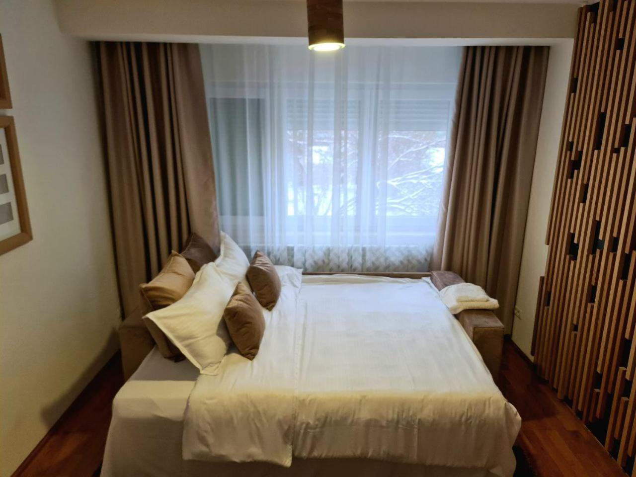 Ultracentral Golden Apartament 1 Suczawa Zewnętrze zdjęcie